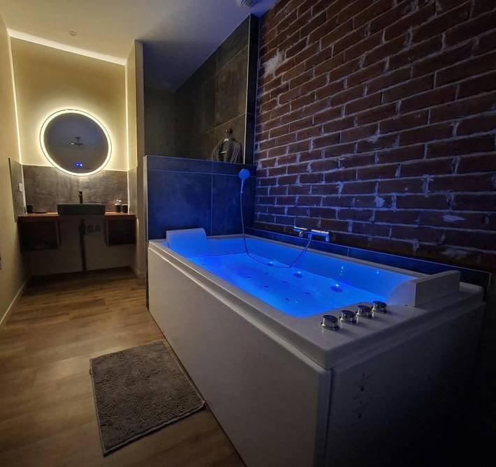 Gîte pour 2 personnes, avec Jacuzzi à Feurs