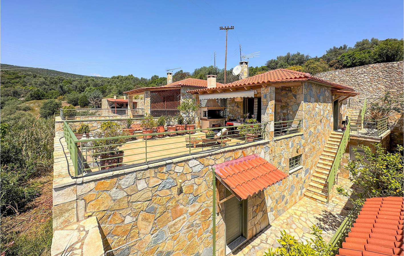 Apartment mit Meerblick, Terrasse und WiFi, 2 km zum Strand in Xiropigado, Kynouria