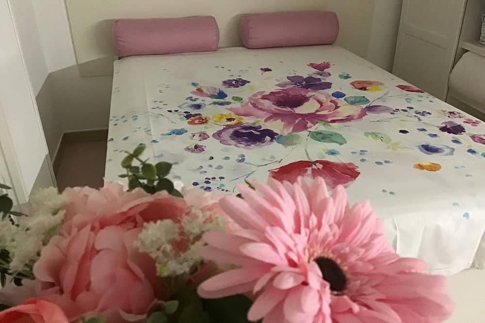 Appartement entier, Home Manfredi: Studio apartments and rooms with free parking and a kitchen. in Battipaglia, Province de Salerne