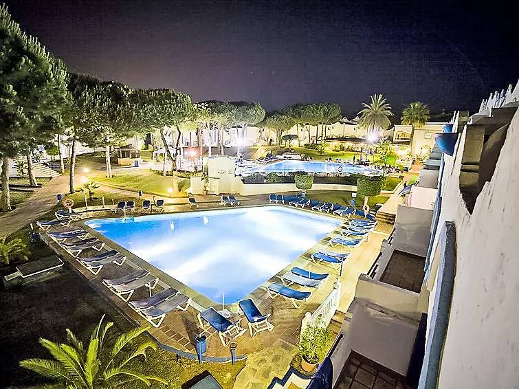 Entire apartment, 3 Pièces 5 Personnes in Hacienda Las Chapas, Marbella