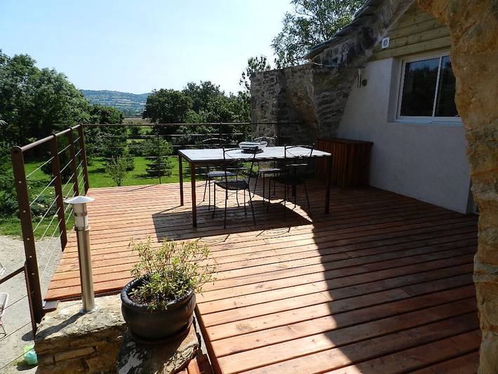 Gîte pour 4 personnes, avec piscine ainsi que balcon et jardin dans l' Aveyron - 2