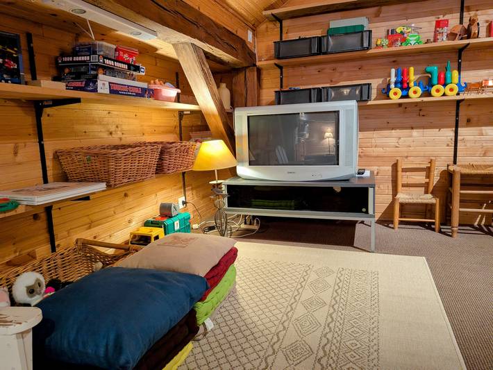 Gîte pour 10 personnes, avec jardin à Mélisey - 4