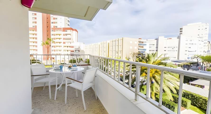 Apartamento para 6 personas, con jardín y balcón en Gandía