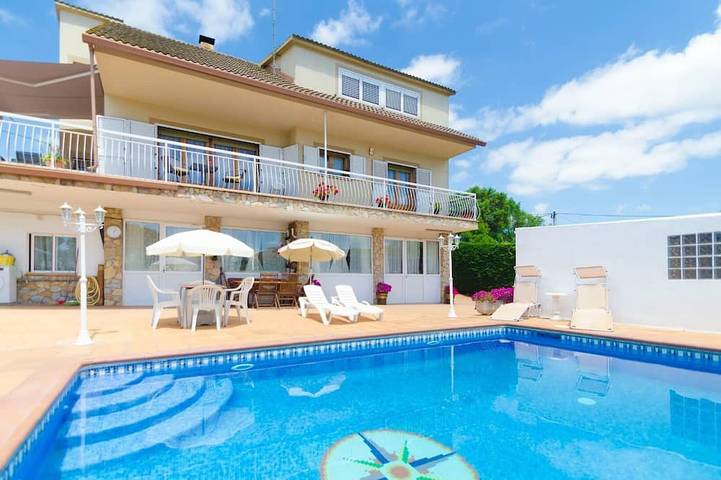 Chalet para 9 personas, con jardín y balcón - 1