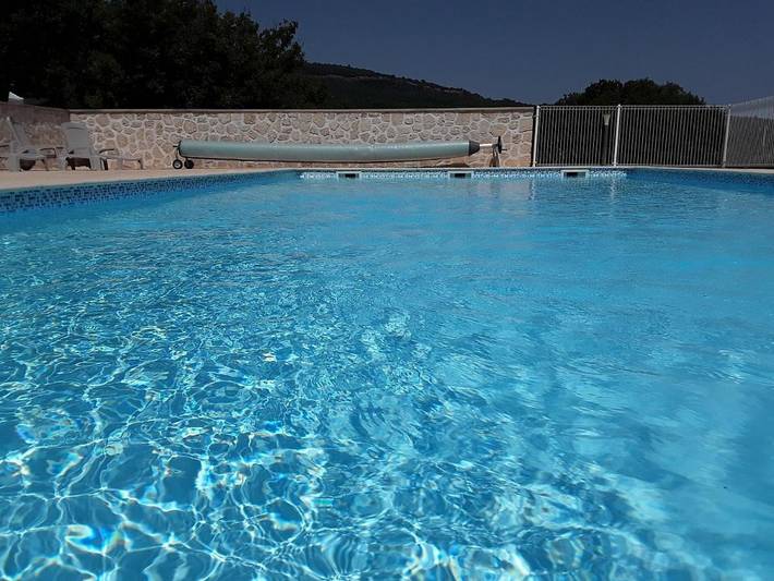 Location de vacances pour 7 personnes, avec jardin ainsi que piscine et vue, animaux acceptés à Mirabel - 3