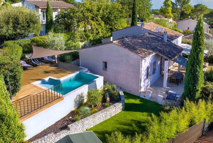 Gîte pour 6 personnes, avec piscine, adapté aux familles