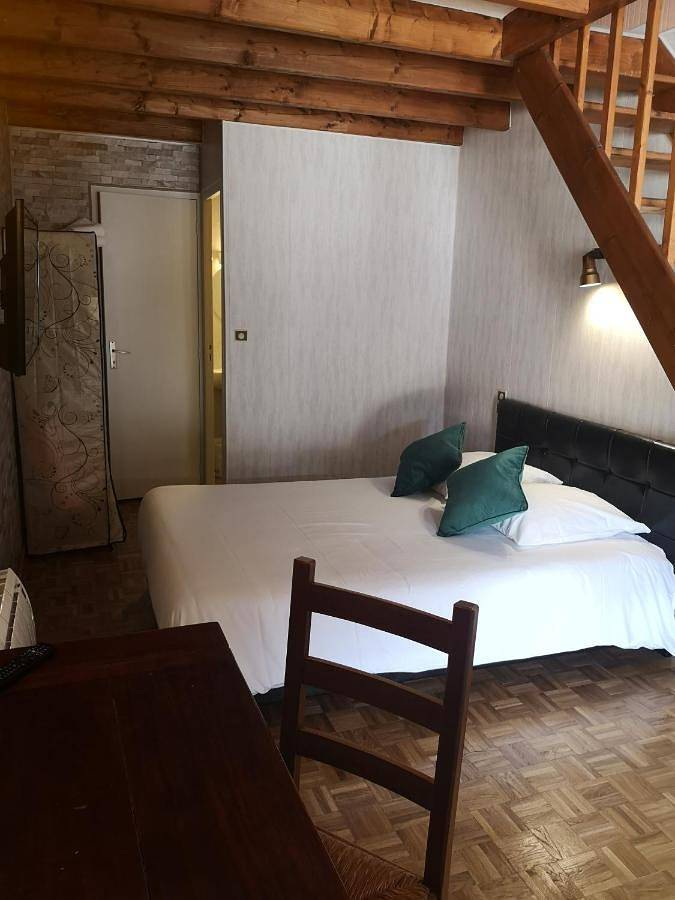Hôtel pour 2 personnes, avec Terrasse et Jardin à Maslives - 4