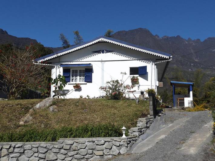 Location de vacances pour 4 personnes, avec vue et jardin à Hell-Bourg - 2