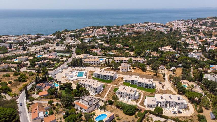 Appart’hôtel pour 2 personnes, avec Balcon et Terrasse ainsi que Jardin et Piscine