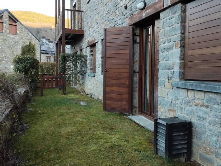 Apartamento para 5 personas, con Balcón además de Terraza y Jardín en Valle de Hecho