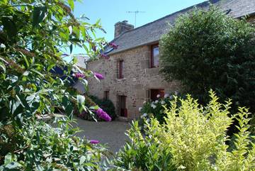 Gîte pour 8 personnes, avec jardin et terrasse à Trans-la-Forêt