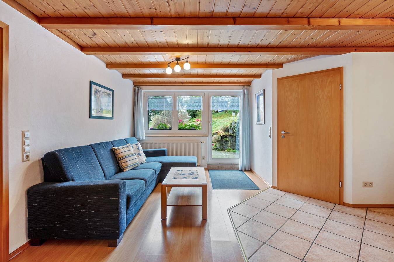 Ganze Wohnung, "Schwalbennest", die große Ferienwohnung im Erdgeschoss bietet Platz für 2 bis 5 Personen. in Dachsberg, Südschwarzwald
