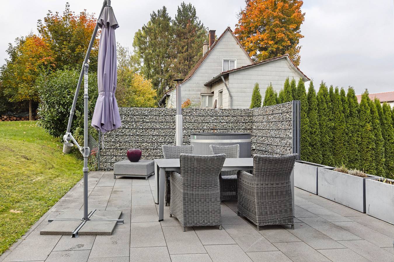 Apartamento entero, Apartamento 'Helgas Horizon' con terraza privada, Wifi y jacuzzi in Rottweil, Selva Negra Central