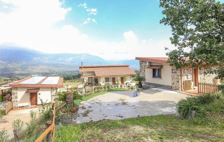 Senerchia Garden Apartamento con Piscina y Parking in Senerchia, Provincia d'Avellino