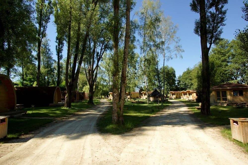 Gîtes insolites au coeur de la nature le Cabanon in Champvert, Nièvre