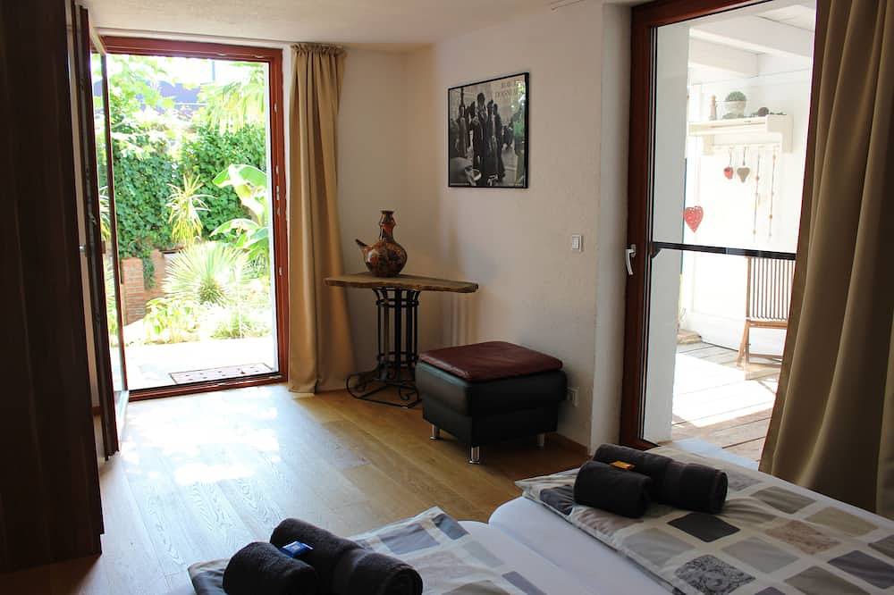 Ganze Wohnung, Ferienwohnung mit privatem Garten und Whirlpool in Steißlingen, Landkreis Konstanz