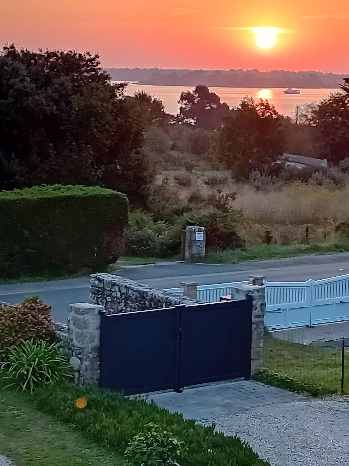 Chambre d’hôtes « Er Vingle - Locmariaquer » avec vue mer, terrasse partagée et Wi-Fi in Locmariaquer, Côte des Mégalithes