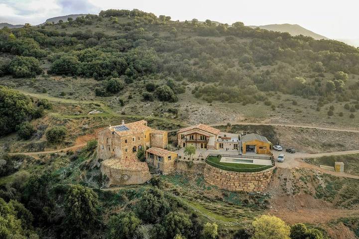 Location de vacances pour 16 personnes, avec Balcon ainsi que Jardin et Piscine à Odèn