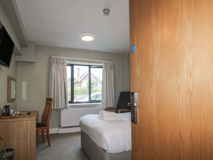 Holiday rental for 2 people, with pool and garden in Littlehampton