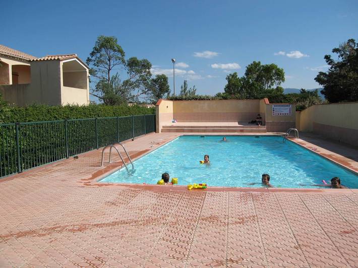 Ferienhaus für 6 Personen, mit Terrasse und Garten sowie Pool