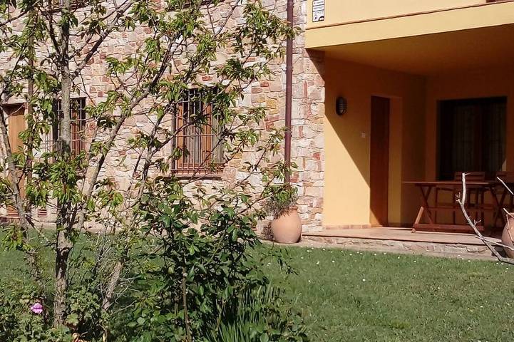 Apartamento para 3 personas, con jardín y terraza en Regencós