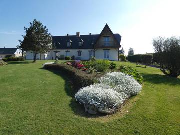 Gîte pour 3 personnes, avec piscine et jardin ainsi que jacuzzi et terrasse dans le Calvados