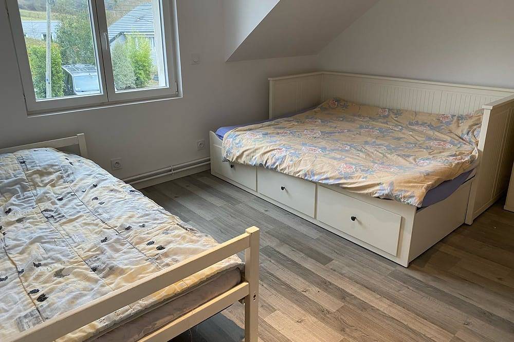 House with jacuzzi in quiet area for up to 10 people in Houlgate, Lisieux und Umgebung
