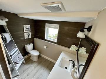 Cabin Rentals And Lodges for 14 Guests in Kawartha Lakes, Picture 4