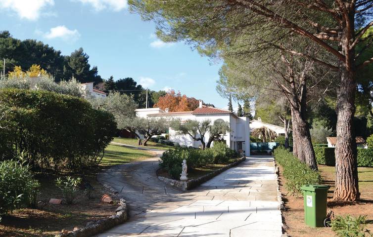 Ferienhaus für 6 Personen, mit Terrasse und Pool sowie Garten in Toulon - 2