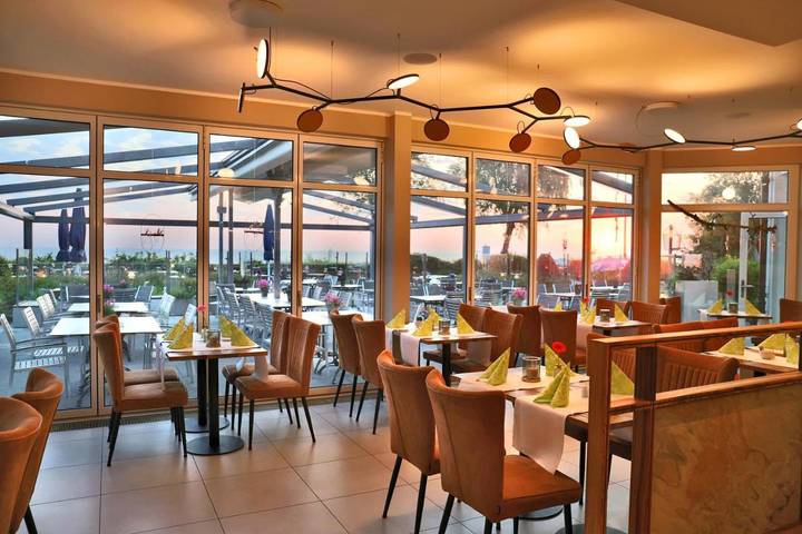 Hotel für 3 Personen, mit Balkon und Terrasse sowie Sauna in Diedrichshagen - 2