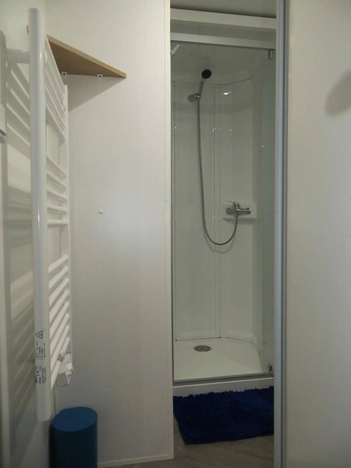 Location de vacances pour 4 personnes, avec piscine ainsi que bassin pour enfant et jardin à Litteau - 2