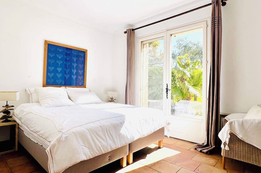 Haus in Saint Tropez im Parc de la Moutte, 200 Meter vom Strand entfernt in Saint-Tropez, Mittelmeerküste (Frankreich)