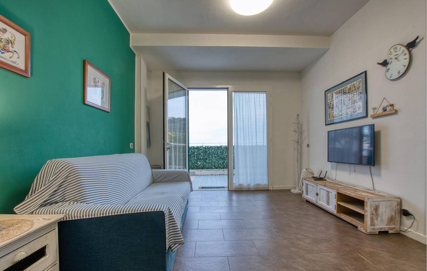 Ganze Ferienwohnung, Apartment am Meer mit Terrasse und Annehmlichkeiten, 600 m vom Strand entfernt in Bergeggi, Riviera di Ponente