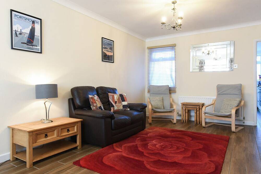 Manchester| Centrally Located 3-Bed Family Home in Portsmouth, Südostengland