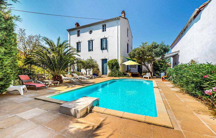 Maison de vacances pour 12 personnes, avec piscine ainsi que jardin et terrasse, animaux acceptés