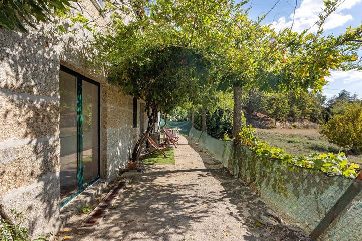 Casa de Vacaciones 'Casa De Andrães Pomar' con Piscina Compartida, Terraza Privada y Wi-Fi in Santo Isidoro e Livração, Distrito de Porto