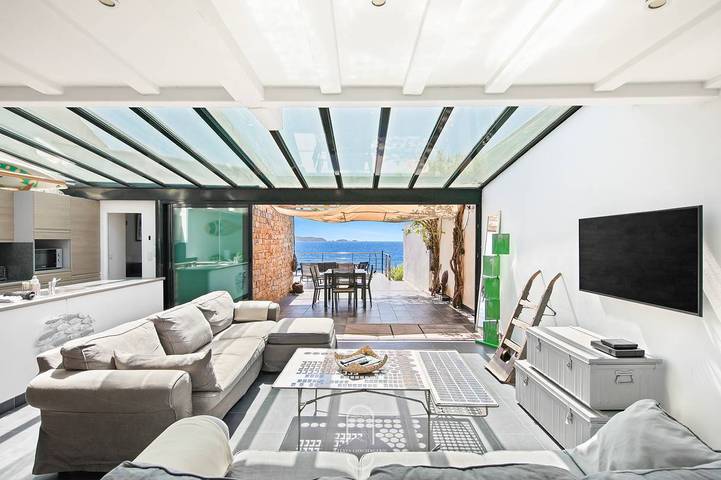 Gîte pour 6 personnes, avec terrasse et balcon/terrasse dans Plage de l'Almanarre - 2