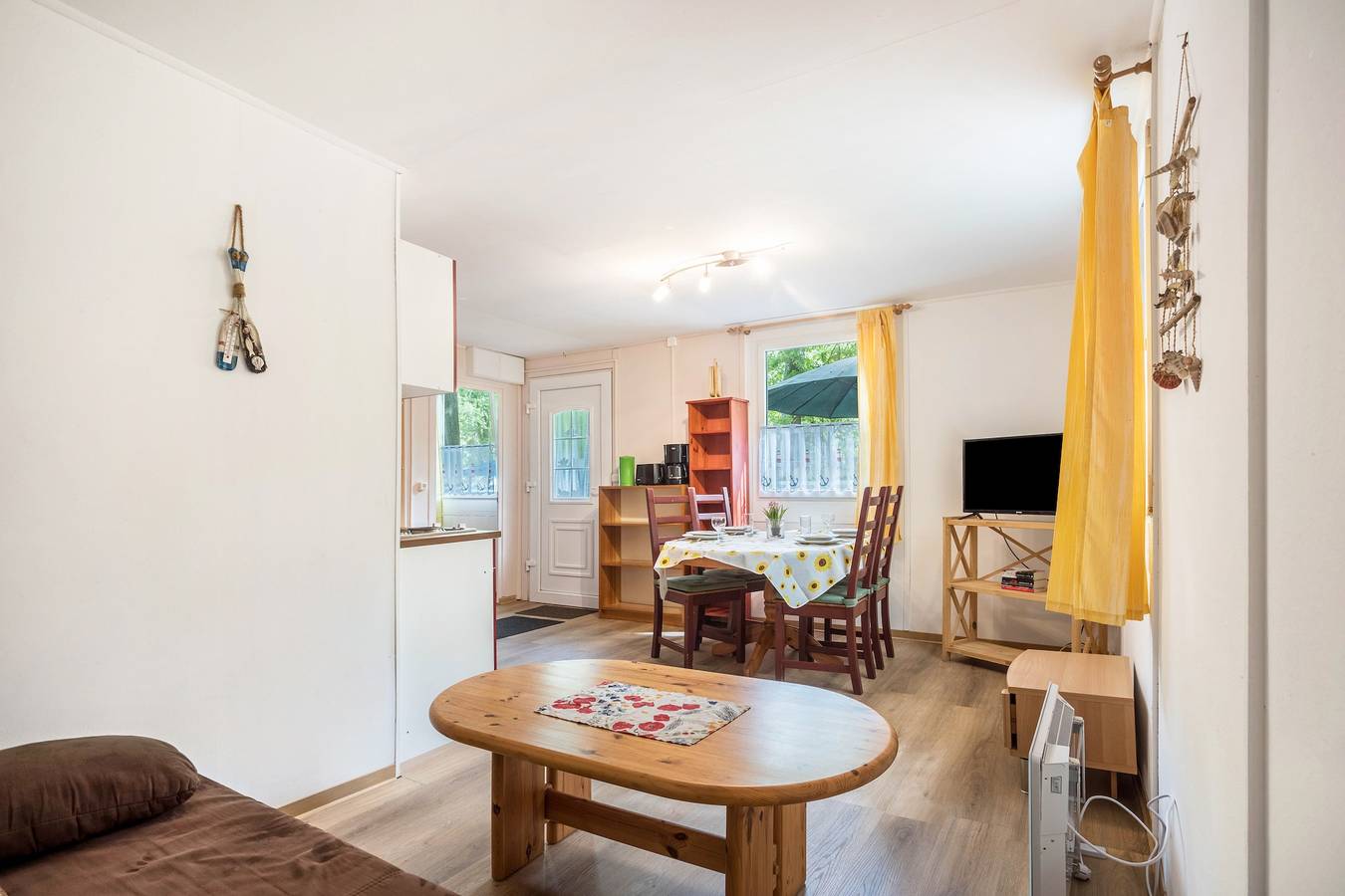 Bungalow 'Arkona Bgl 1' mit privater Terrasse und Wlan in Bakenberg, Dranske