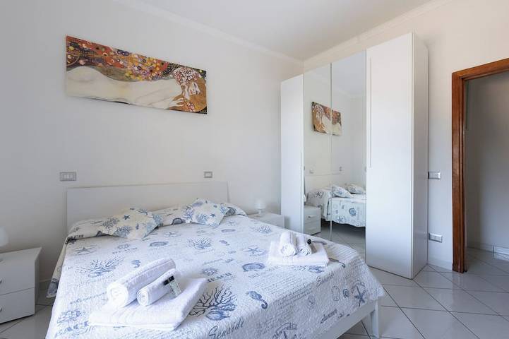 Appartamento intero, Stupenda casa con parcheggio privato incluso e vista su Positano in Positano, Sorrento Coast