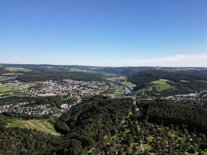 Wohnwagen für 4 Personen, mit Terrasse und Sauna an der Mosel