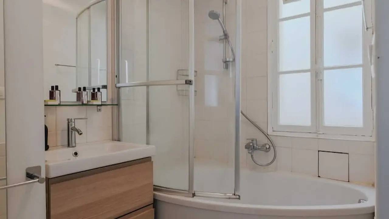 Entire holiday apartment, Ferienwohnung für 4 Personen (46 m²) in Neuilly-sur-Seine in Neuilly-sur-Seine, Hauts-de-Seine