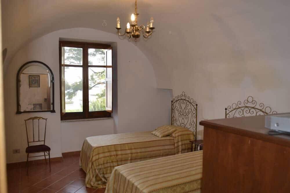 Appartamento intero, Caratteristico casale ottocentesco . Dimora tipica in Battipaglia, Costa tirrenica Campania