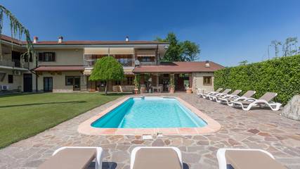 Villa per 10 Persone in Bruno, Provincia d'Asti, Foto 4