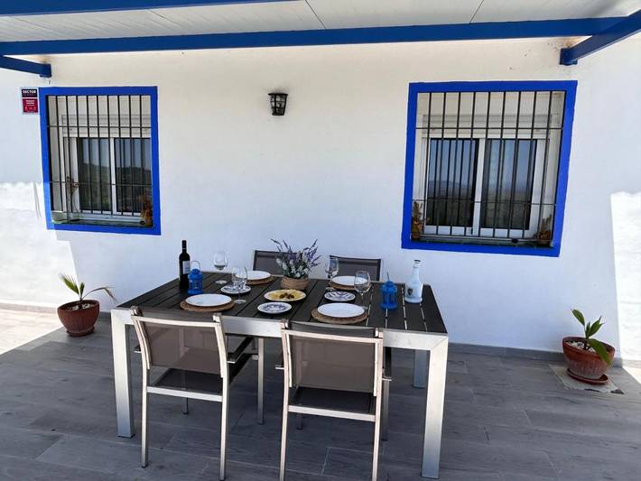Casa rural para 4 personas, con vistas además de terraza y piscina en Alozaina - 4
