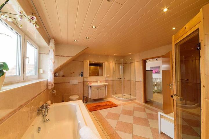 Gîte pour 7 personnes, avec balcon à Herbolzheim