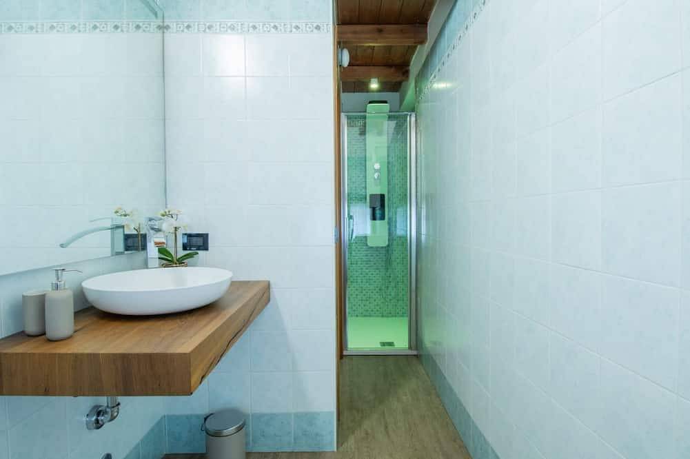 Appartamento intero, Guesthost - Valeggio sul Mincio Two-Levels Apt X6! in Valeggio sul Mincio, Provincia di Verona