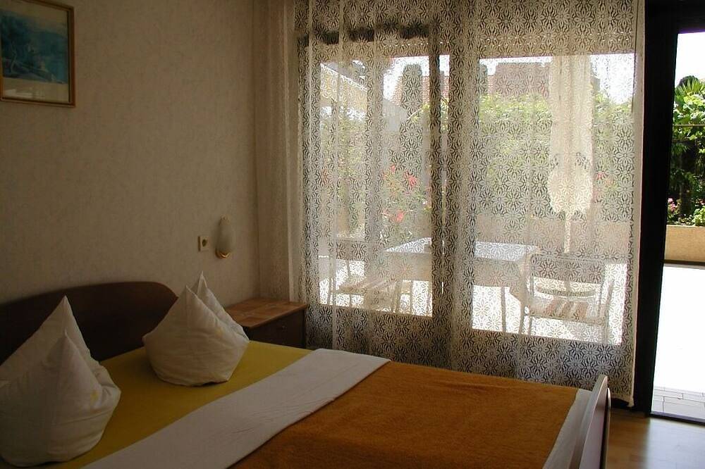 Room in Vodice with Balcony, Air condition, Wifi (4826-3) in Vodice, Šibenik-Knin