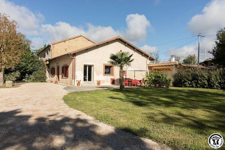 Gîte pour 12 personnes, avec jardin