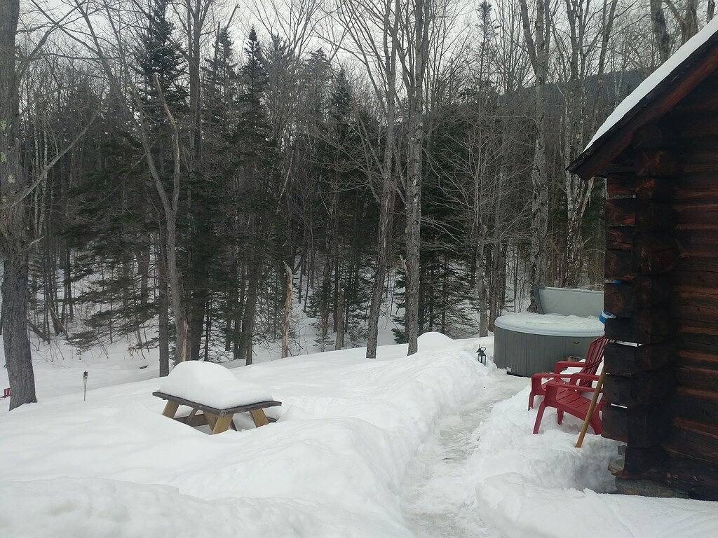 Ruhig, gemütlich, luxuriöse Blockhütte, privater Whirlpool, Brookside in Jackson (NH), White Mountain National Forest