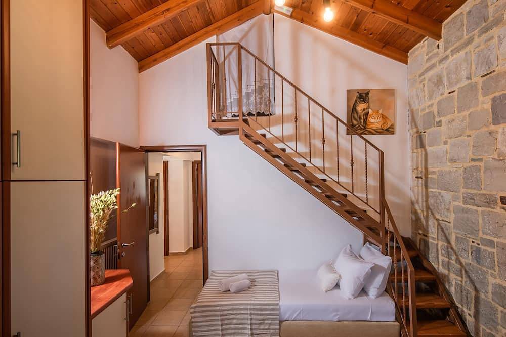 Villa Elisavet, a traditional retreat with pool in Milatos, Lasithi